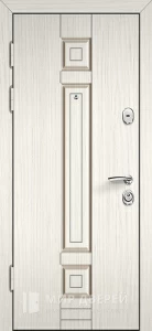 Светлая входная дверь в квартиру №19 внутренняя - фото