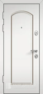 Наружная светлая дверь в офис №4 внутренняя - фото