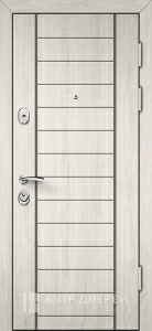 Металлическая дверь светлая в таунхаус №18 внешняя - фото